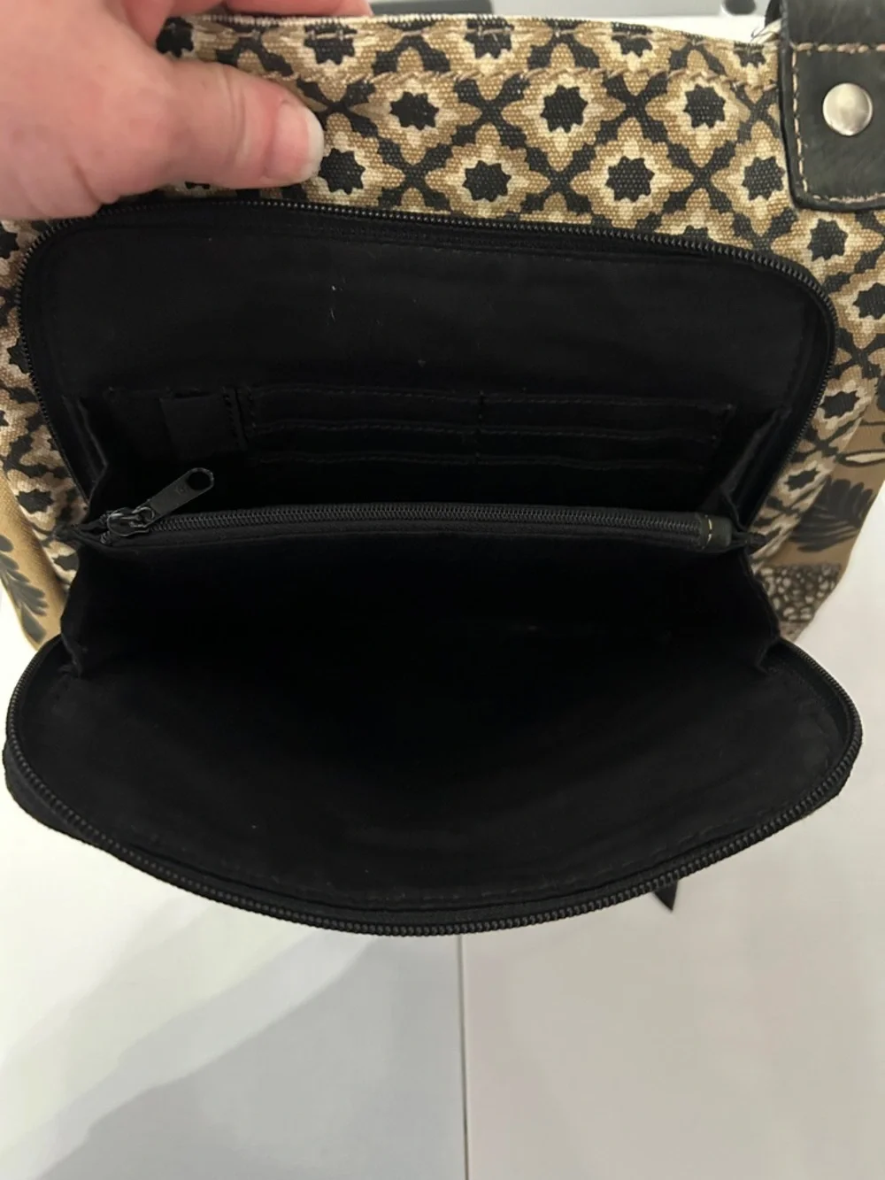 Fossil Women’s Canvas Crossbody Bag Brown Black Floral Key Charm Adjust Strap - Picture 6 of 14